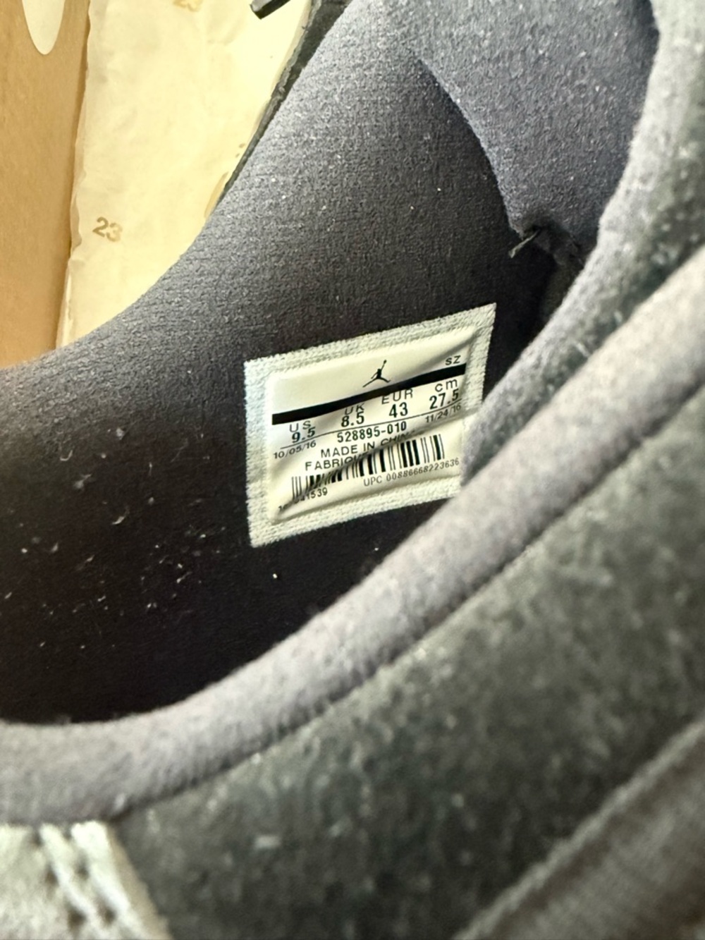 Air Jordan 11 Retro Low - Picture 6 of 8